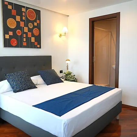 & Premium - Centro - Stazione 3* Μπάρι