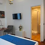 & Premium - Centro - Stazione Konukevi Bari