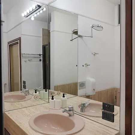 & Premium - Centro - Stazione بيت ضيافة باري