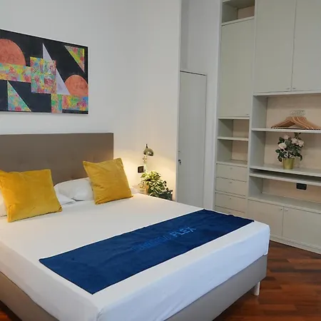 & Premium - Centro - Stazione 3* Bari