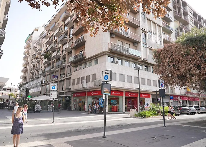 & Premium - Centro - Stazione 3*