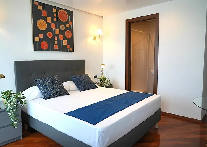 & Premium - Centro - Stazione 3* Bari