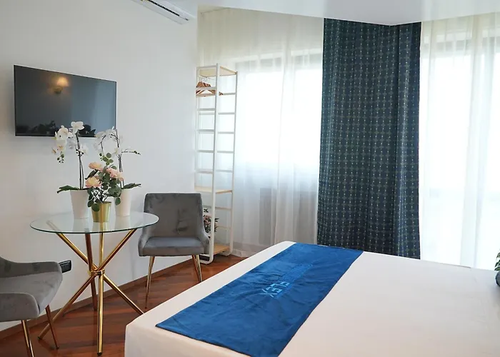 & Premium - Centro - Stazione Bari